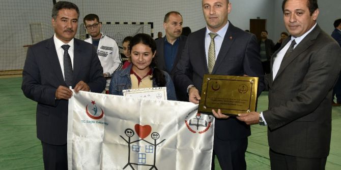 Beslenme Dostu 8 Okula 124 Bisiklet Hediye Edildi