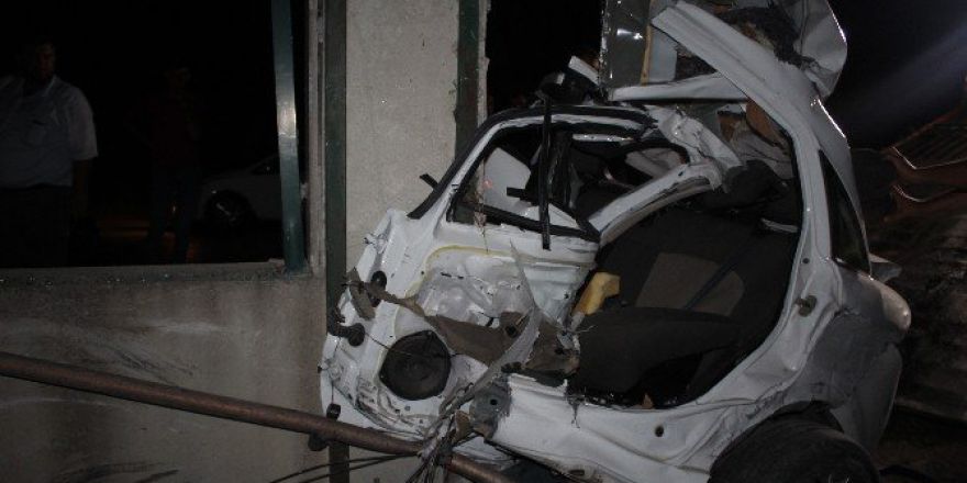 Tekirdağ´da Feci Kaza Araç İkiye Bölündü: 1 Ölü, 1 Yaralı