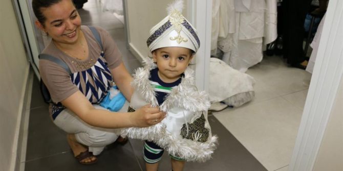 Eyüplü Çocuklar Erkekliğe İlk Adımlarını Atıyor