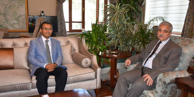 Alaşehir Kaymakamlığına Atanan Uçkun Göreve Başladı