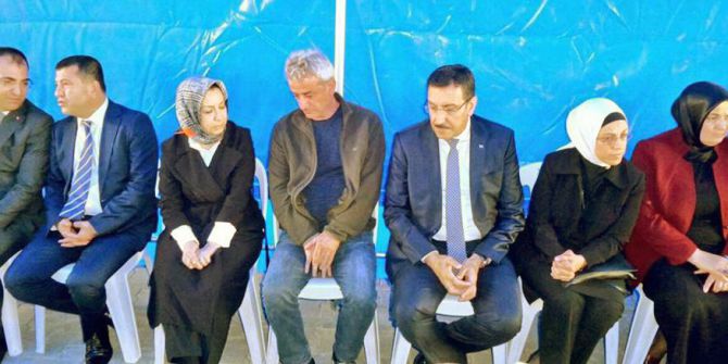 Bakan Tüfenkci Şehit Ailesini Ziyaret Etti