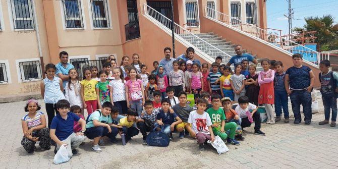 Minik Öğrencilerden Depremzede Minik Öğrencilere Kitap Yardımı