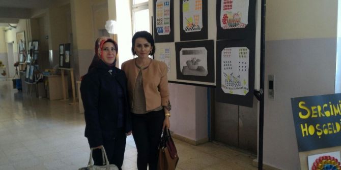 Öğrenciler Teknoloji Tasarım Ve Görsel Sanatlarında Yaptıkları Eserleri Sergiledi