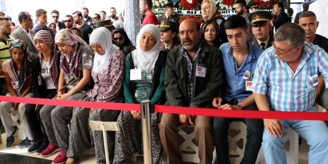 Şehit Annesi, Evladını ‘Şehitler Ölmez Vatan Bölünmez’ Diyerek Uğurladı