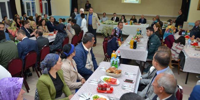 Üzümlü İlçesi Sakinleri İftarda Buluştu