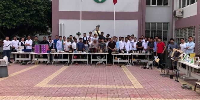 Çü Adana Myo Öğrencileri Projelerini Sergiledi