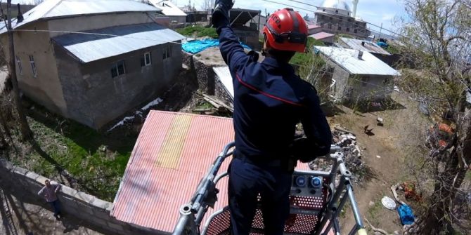 İtfaiyeden Kuş Kurtarma Operasyonu