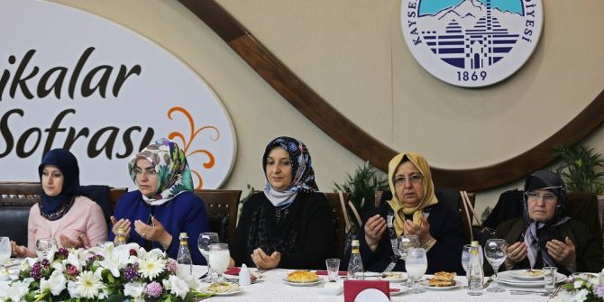 Kur’an Kursu Öğrencilerinde İkbal Çelik’ten İftar