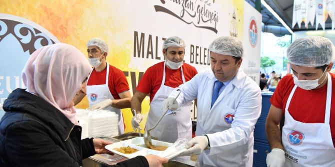 İftar Sofralarında Şehitler İçin Dua Edildi