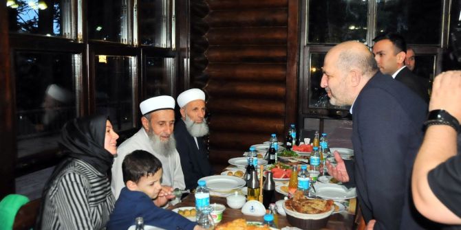 Akşehir’de Şehit Ve Gazi Ailelerine İftar Yemeği