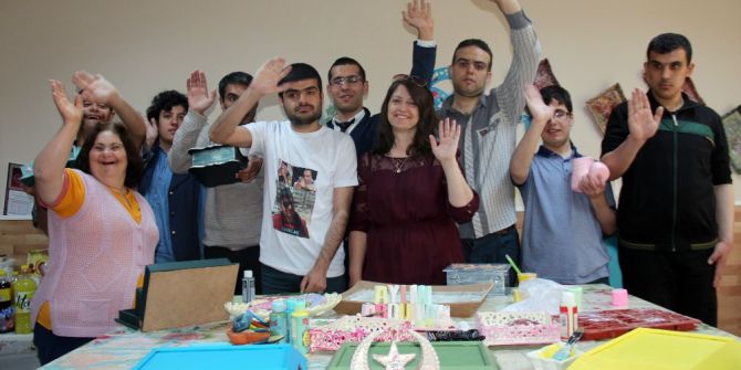 Engellerini Sanatla Aşıyorlar