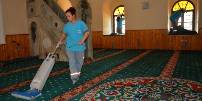 Söke Belediyesi’nden Ramazan Ayında Cami Ve Mezarlık Temizlikleri