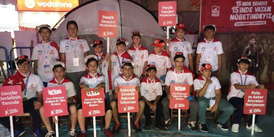 Pendik’te Minik Yürekler Demokrasi Nöbetinde