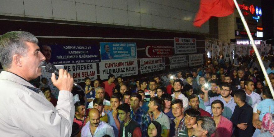 Tatvan’da Ki Demokrasi Nöbetinde İlahiler Okundu