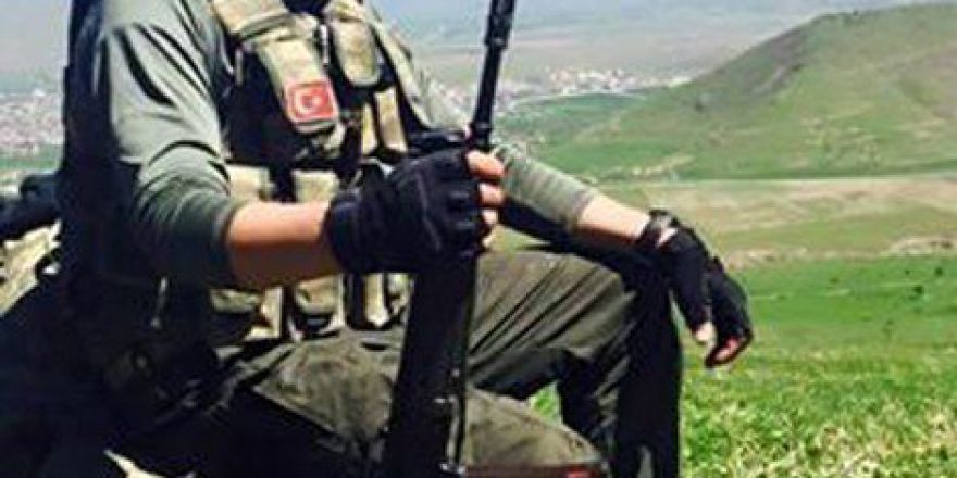 Sinop Şehidine Ağlıyor