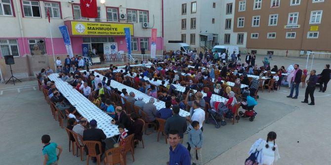 Gaziantep’te Mahalle İftarlarında Bin 500 Kişi Ağırlandı