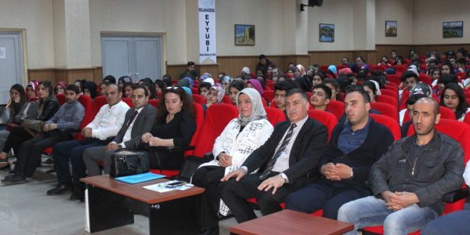 Öğrencilere Azerbaycan’da Okumanın Fırsatları Anlatıldı