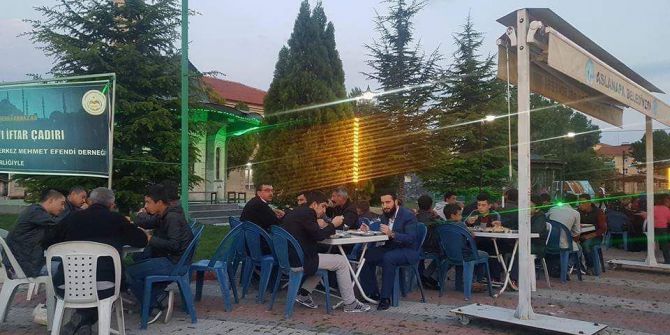 Aslanapa Beldiyesinden Halka İftar