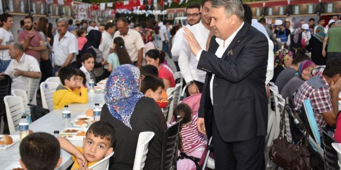 İftarda Dualar Şehitler İçin