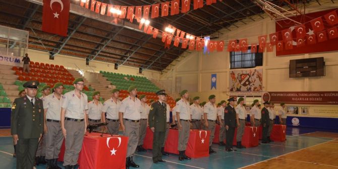 Yemin Törenine Aileleri Gelmeyince Gözyaşlarına Hakim Olamadılar