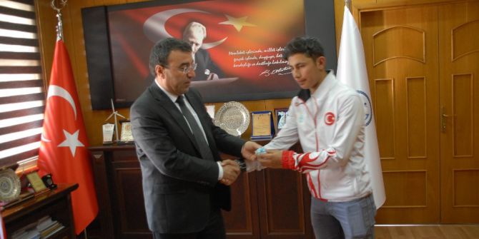 Başarılı Sporculardan Başkan Toksoy’a Ziyaret