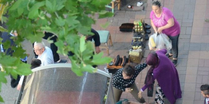 Sokak Ortasında Saç Saça Kavga