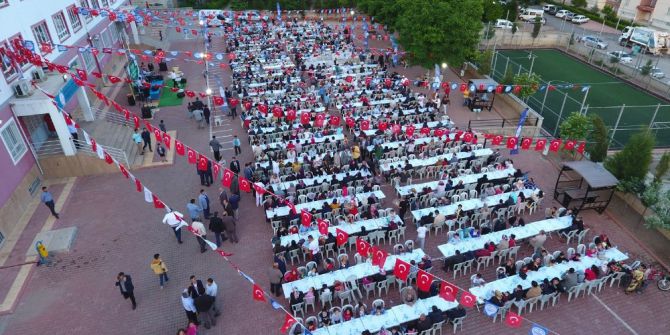 Dulkadiroğlunun İftar Sofrasına Vatandaşlar Yoğun İlgi Gösterdi