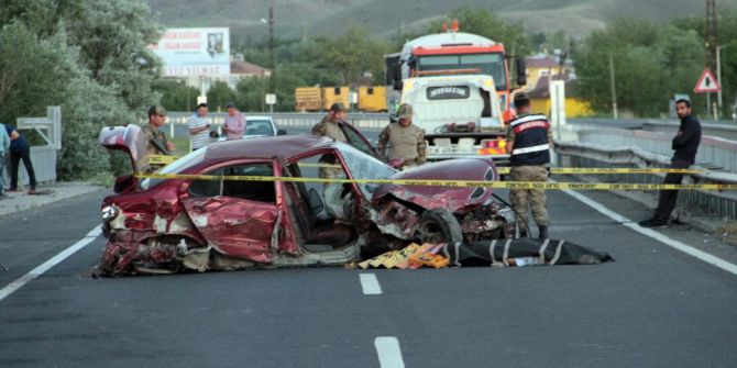 Elazığ’da Trafik Kazası: 1 Ölü, 2 Yaralı