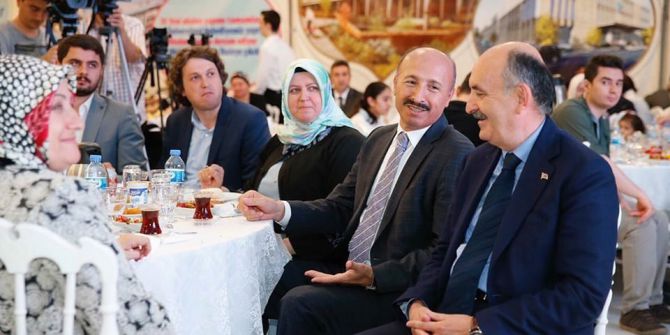 Bakan Müezzinoğlu, Sultangazi’de Hemşehrileriyle İftar Yaptı