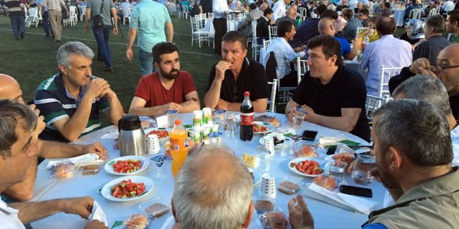 Servis Şoförleri Fatih’te İftar Sofrasında Buluştu