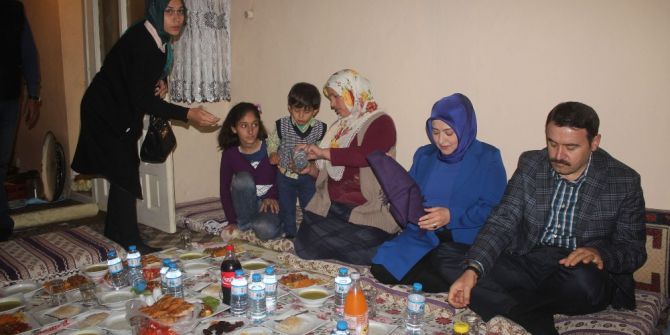 Vali Musa Işın, Çiftçi Ailesi İle İftarda Bir Araya Geldi