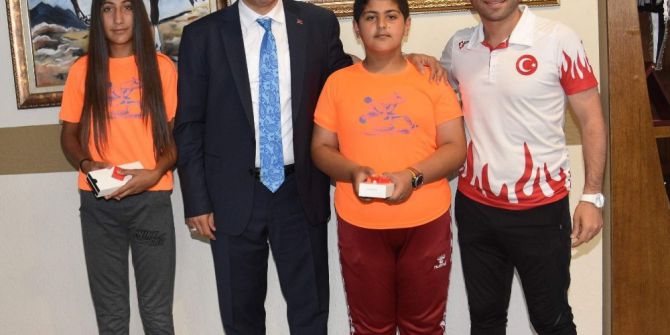 Genç Güreşçiler Nazilli’nin Gururu Oldu