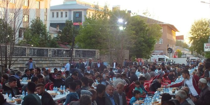 Malazgirt Kardeşlik İftarına Katılım Yüksek Oldu