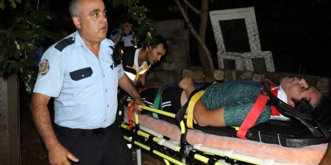 Polise Şikayete Giden Birlikte Yaşadığı Kadına Kızıp Kendini Astı, Polis Son Anda Kurtardı