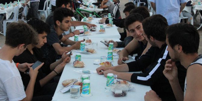 Kadıköylüler İftar İçin Caddebostan Sahili’nde Buluştu