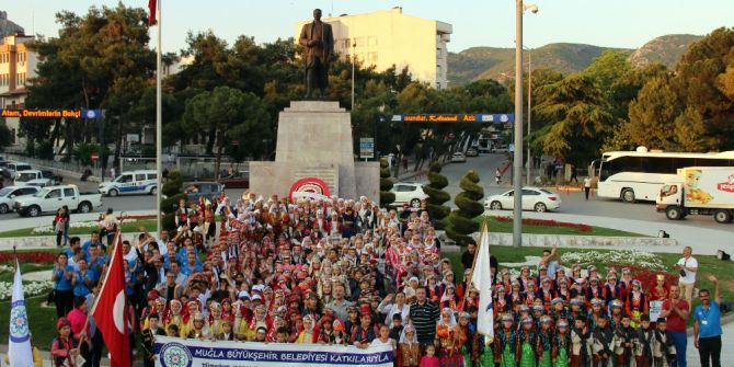 Şampiyona Kortej Yürüyüşü İle Başladı