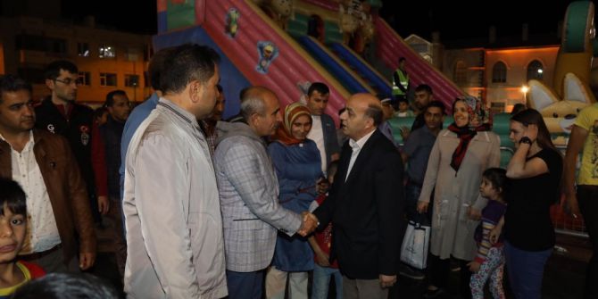 Başkan Kara İftar Sonrası Ramazan Etkinliği Yapılan Bölgeyi Gezdi