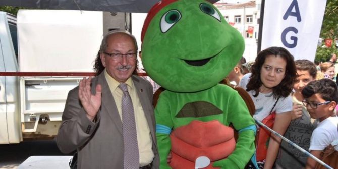 Başkan Albayrak, Çocuklarla Atık Lastiklere Çiçek Ekti