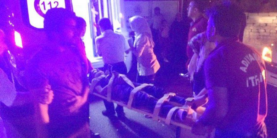 Otomobil İle Hafif Ticari Araç Çarpıştı