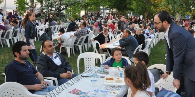 Başiskele’de Binlerce Kişi Gönül Sofralarında Buluşuyor