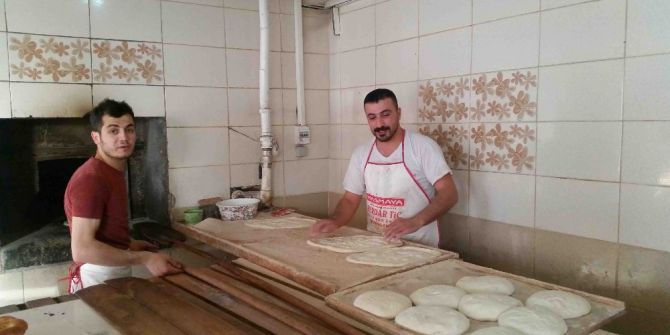 Fırın Ustaları 80 Derecelik Sıcakta Oruç Tutuyor