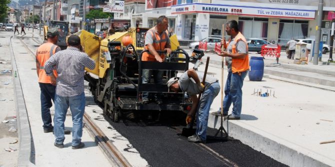 Tramvay Hattı Beton, Asfalt Ve Parke İle Kaplanıyor
