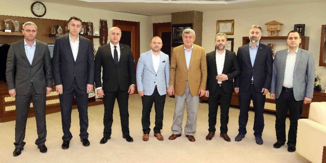 Başkan Karaosmanoğlu, “Susuzluktan Ölen Çocuklara Duyarsız Kalamayız”