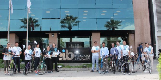 İzmir’in Şampiyonluğu İçin 10 Bin 380 Kilometre Pedal Çevirdiler