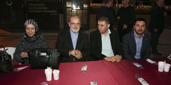Gecenin Bereketi Belediyenin Sahur Sofrasında Yaşandı