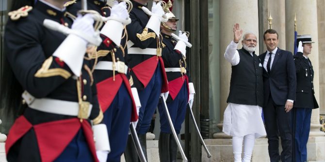 Macron İle Modi Fransa’da Bir Araya Geldi