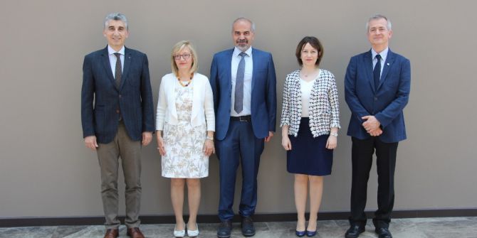 Radyolojide Cihaz Az, Ama Tetkik Fazla