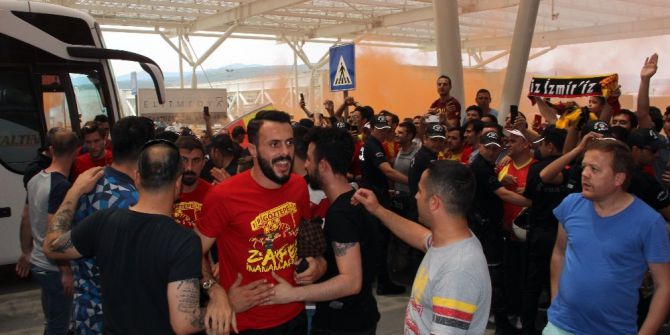 Göztepe Şampiyon Gibi Uğurlandı