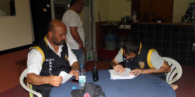 Alanya’da Dernek Ve Kahvehanelere Kumar Baskını