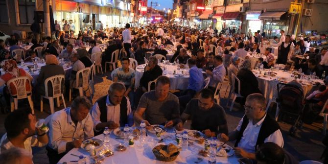 İftar Sofrası Orhaneli’de Kuruldu